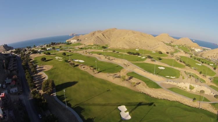 Golf de Ras Al Hamra à Muscat. Fairways et vue sur mer