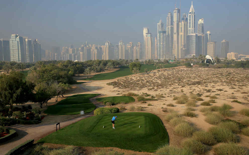 Départ avec vue sur Dubaï golf d'Emirates Majlis aux Emirats Arabes Unis