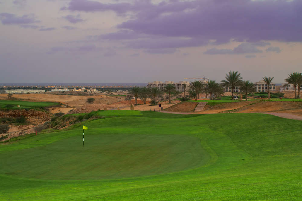 Fairways et vue mer golf Muscat Hills Muscat au Sultanat d'Oman