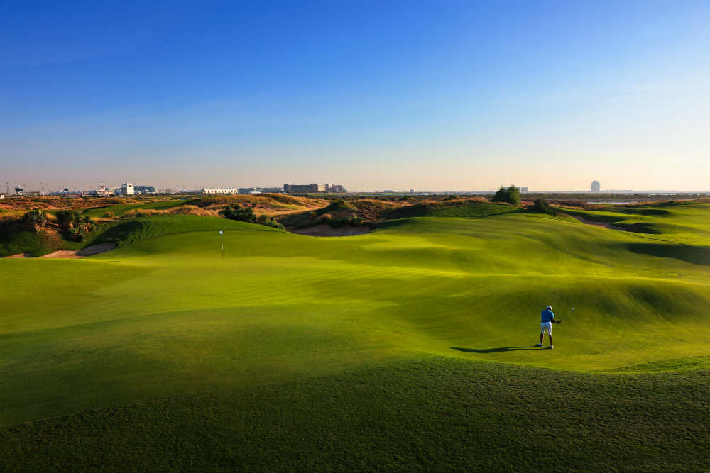 Green sur le golf Yas Links à Abu Ahabi aux Emirats Arabes Unis