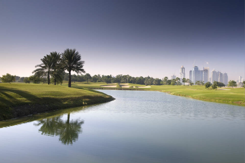 Lac et Fairways golf à Dubai pour votre sejours avec votre Pro