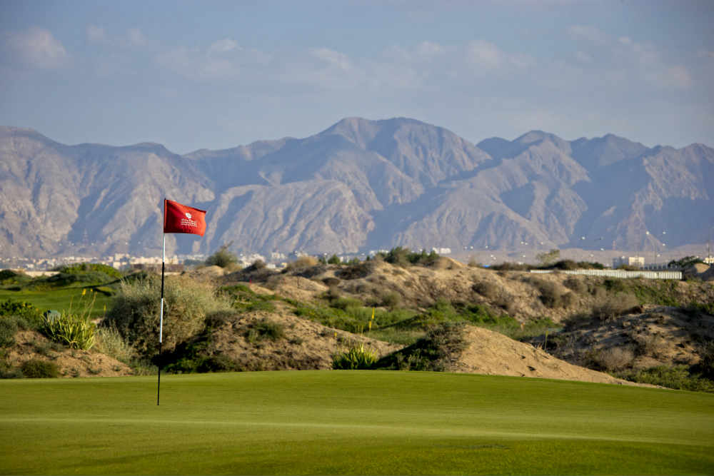 Green et montagne golf Al Mouj à Muscat au Sultanat d'Oman