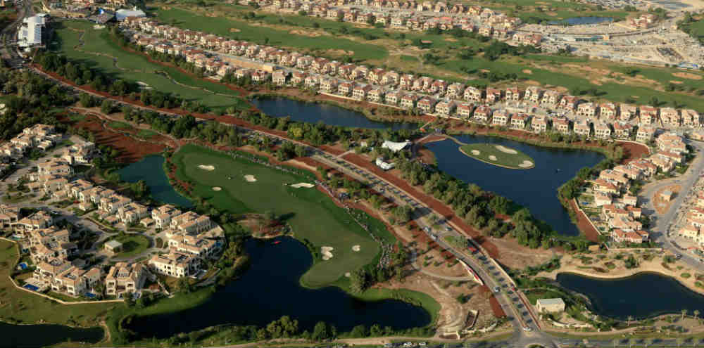 Vue du ciel Jumeirah Fire golf à Dubai aux Emirats Arabes Unis