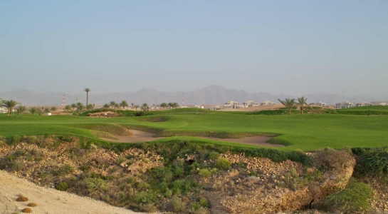Fairways et montagne golf Muscat Hills Muscat au Sultanat d'Oman