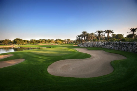 Large bunker et Lac Golf d'Abu Dhabi avec votre pro
