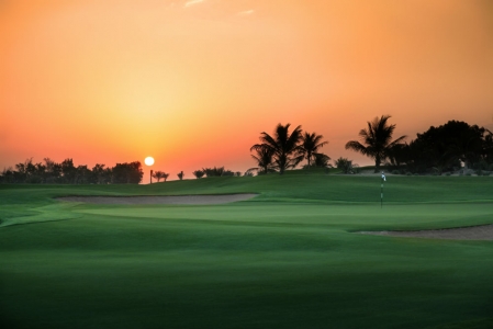 Fairways sur le golf Abu Ahabi National aux Emirats Arabes Unis